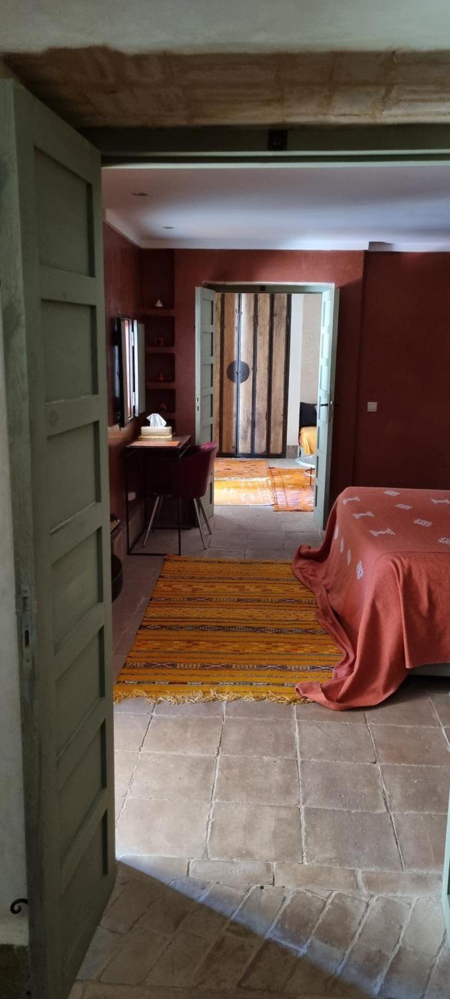 タルーダント Les Trois Paons Bed & Breakfast エクステリア 写真